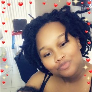 Meet your Posher, Lookha